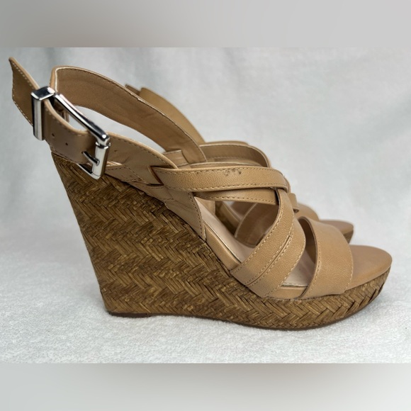 Jessica Simpson, nude wedge - Picture 3 of 5